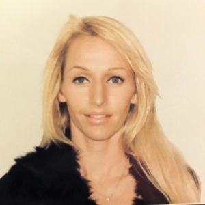 Meet your Posher, Holly